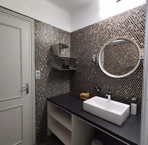 Le Balcon Des Pyrenees * Лурд